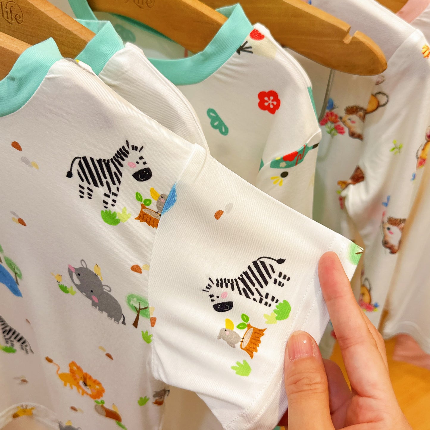 Short Sleeve Bamboo Pyjamas Set (African Wildlife / Plain bottom)